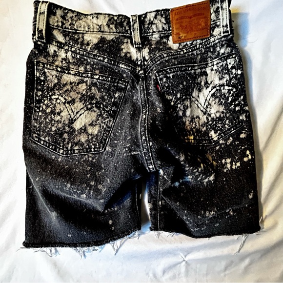 Vintage Levi’s 501 black acid wash cut off shorts size extra small 24 inch waist - Picture 7 of 7